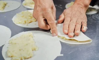 Кыстыбыи с картофелем